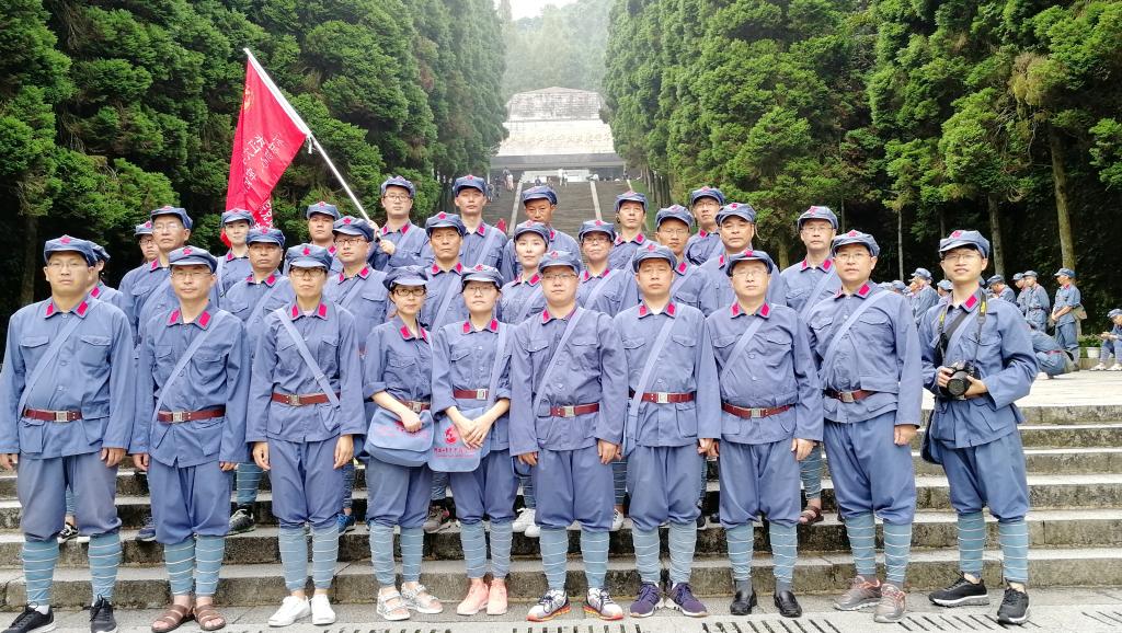 烈士陵园现场教学 烈士陵园现场教学